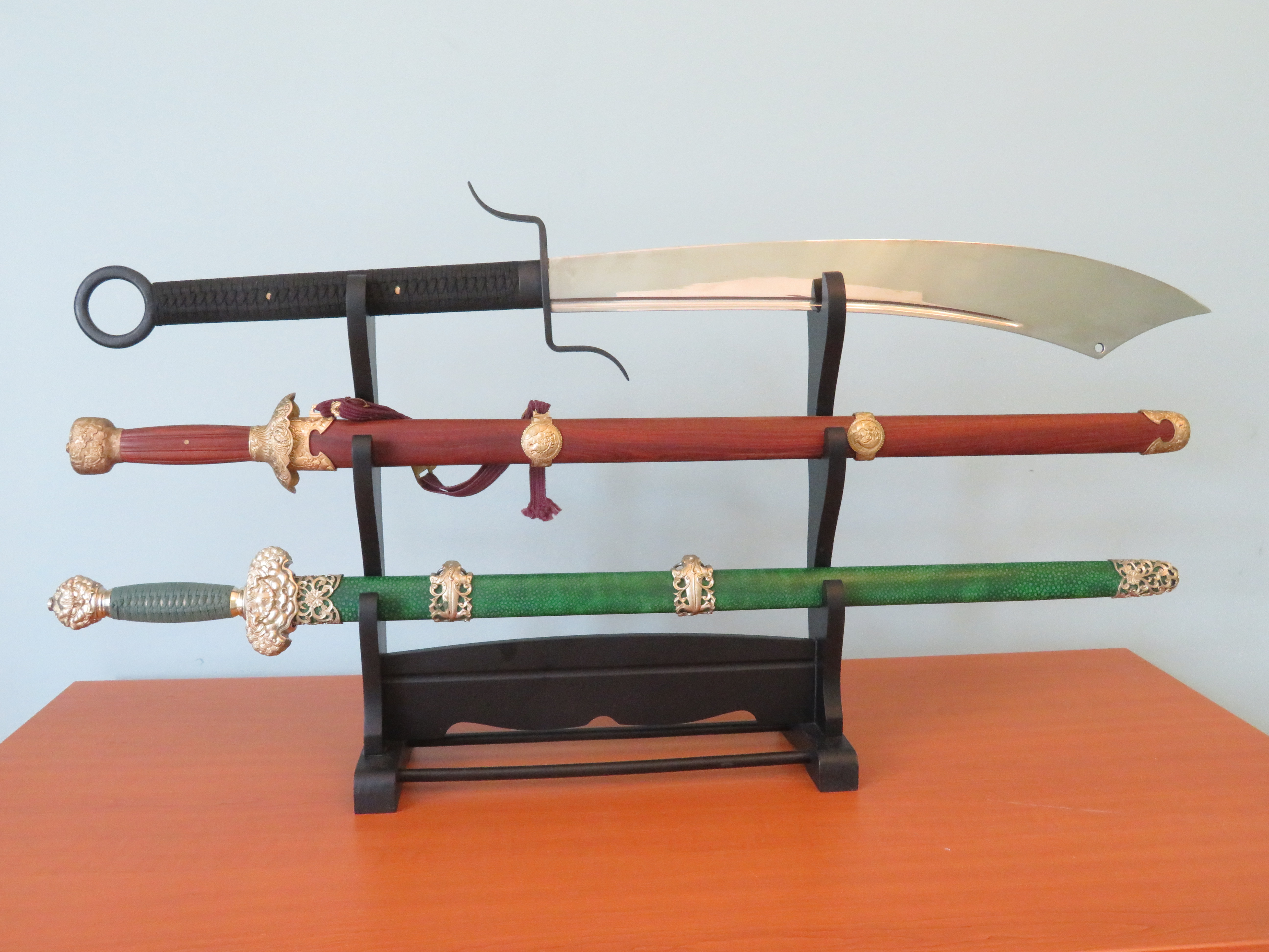 www.cold-steel.cz_Čínské zbraně od společnosti Cold Steel – War sword, Gym sword a Jade lion gym sword.