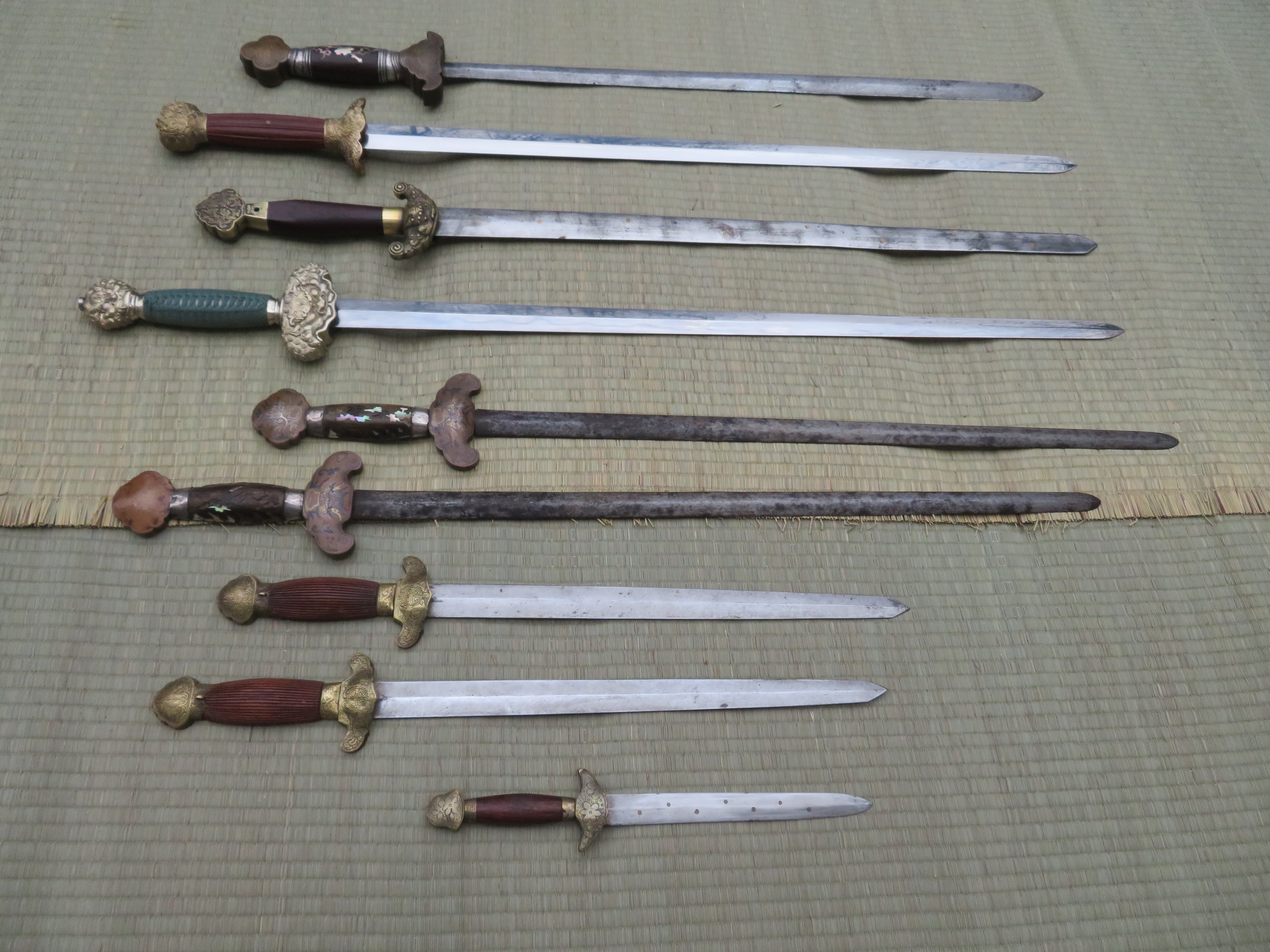 www.cold-steel.cz_Čínské meče ťien – starožitné originály a moderní výrobky od Cold steelu.
