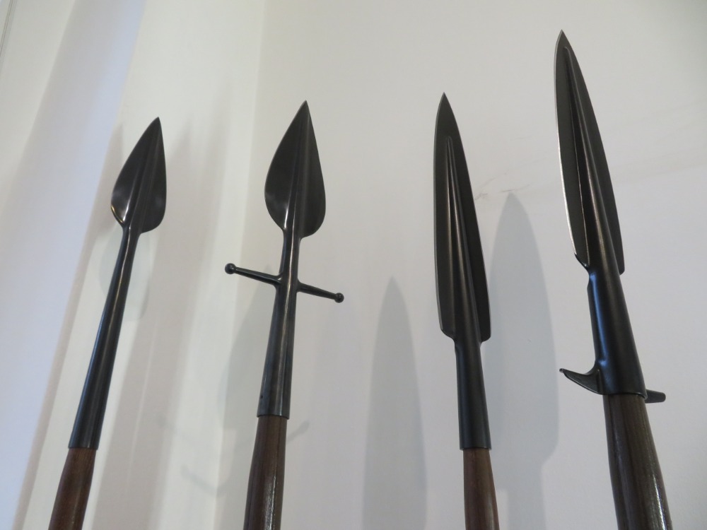 Classic Leaf Shaped Spear, European Boar Spear, Assegai, Boar Spear A to vše od společnosti Cold Steel.
